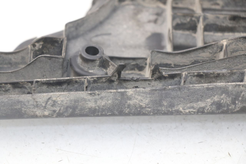 photo de TRITTBRETT VERKLEIDUNG KYMCO LIKE 2T 50 (2009 - 2018) - Zoom auf Gebrauchszustand