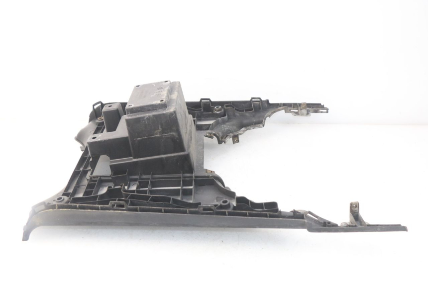 photo de TRITTBRETT VERKLEIDUNG KYMCO LIKE 4T 50 (2009 - 2018) - Detailansicht des Bauteils