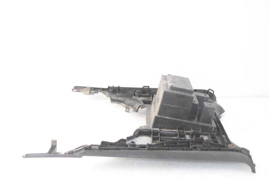 photo de TRITTBRETT VERKLEIDUNG KYMCO LIKE 4T 50 (2009 - 2018) - Zoom auf Gebrauchszustand