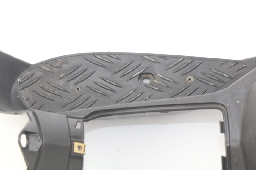 photo de TRITTBRETT VERKLEIDUNG PEUGEOT LUDIX BLASTER 50 (2006 - 2014) - Zoom auf Komponenten