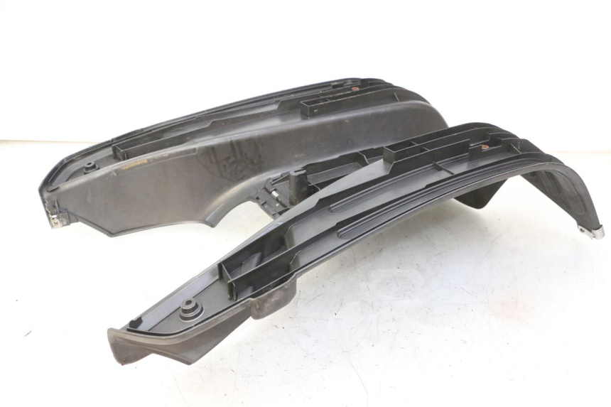 photo de TRITTBRETT VERKLEIDUNG PIAGGIO LXV 4T 50 (2009 - 2013) - Detailansicht des Bauteils
