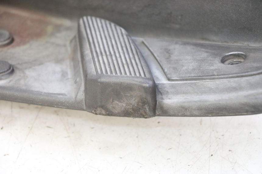 photo de TRITTBRETT VERKLEIDUNG PIAGGIO LXV 4T 50 (2009 - 2013) - Weitere Ansicht des Artikels