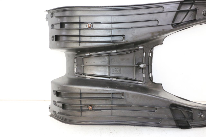 photo de TRITTBRETT VERKLEIDUNG PIAGGIO LXV 4T 50 (2009 - 2013) - Technische Nahaufnahme