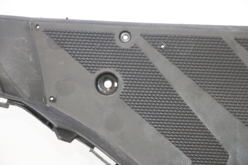 photo de TRITTBRETT VERKLEIDUNG KEEWAY MATRIX RX9 125 (2006 - 2007) - Zoom auf Komponenten