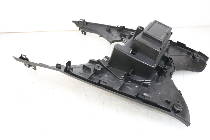 photo de TRITTBRETT VERKLEIDUNG SYM MIO 50 (2005 - 2010) - Detailansicht des Bauteils