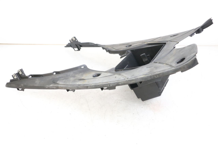 photo de TRITTBRETT VERKLEIDUNG SYM MIO 50 (2005 - 2010) - Oberflächenzustand und Material