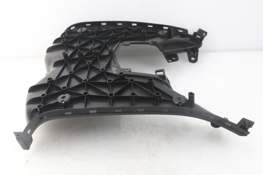 photo de TRITTBRETT VERKLEIDUNG MBK MW TRYPTIK 125 (2017 - 2022) - Details der Befestigungspunkte