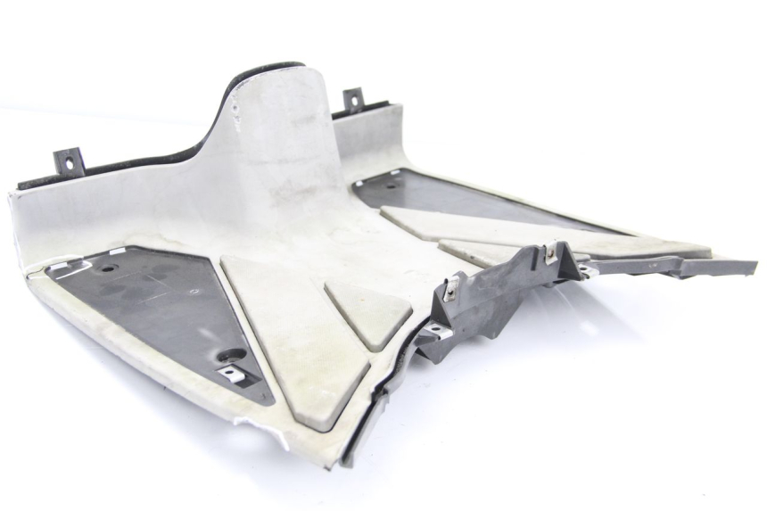 photo de TRITTBRETT VERKLEIDUNG PIAGGIO NEW TYPHOON 50 (2010 - 2017) - Zoom auf Gebrauchszustand