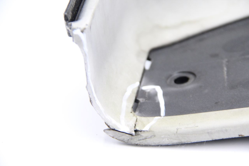 photo de TRITTBRETT VERKLEIDUNG PIAGGIO NEW TYPHOON 50 (2010 - 2017) - Oberflächenzustand und Material