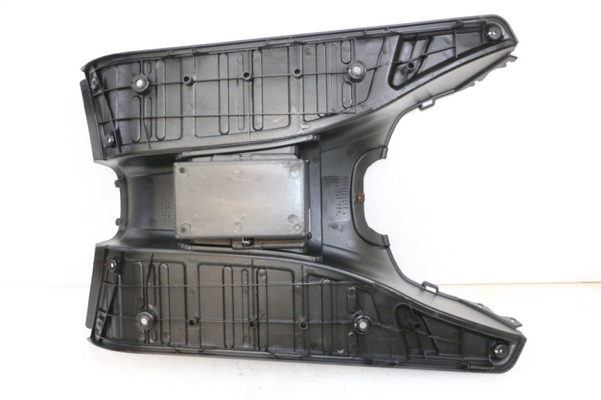 photo de TRITTBRETT VERKLEIDUNG JM MOTORS OLDIES GT 4T 50 (2018 - 2025) - Technische Nahaufnahme