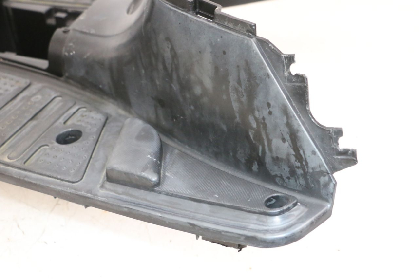 photo de TRITTBRETT VERKLEIDUNG JM MOTORS OLDIES GT 4T 50 (2018 - 2025) - Details der Befestigungspunkte