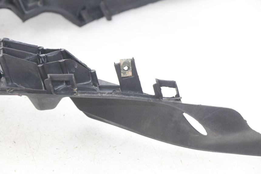 photo de TRITTBRETT VERKLEIDUNG NECO ONE 2T 50 (2011 - 2020) - Details der Befestigungspunkte