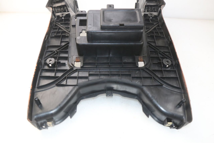 photo de TRITTBRETT VERKLEIDUNG SYM ORBIT 2 4T 50 (2008 - 2017) - Zoom auf Gebrauchszustand