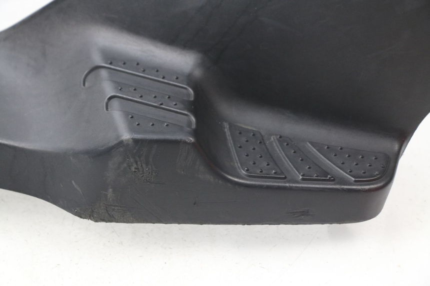 photo de TRITTBRETT VERKLEIDUNG SYM ORBIT 2 50 (2008 - 2014) - Details der Befestigungspunkte