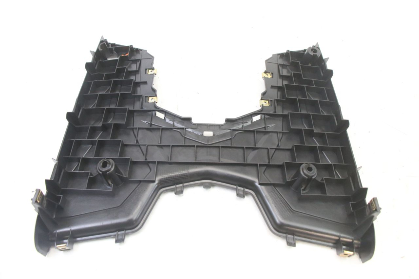 photo de TRITTBRETT VERKLEIDUNG SYM ORBIT III 3 4T 50 (2021 - 2025) - Details der Befestigungspunkte