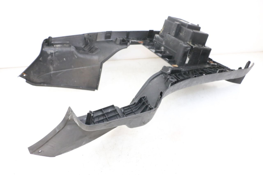 photo de TRITTBRETT VERKLEIDUNG SYM ORBIT 50 (2008 - 2010) - Detailansicht des Bauteils