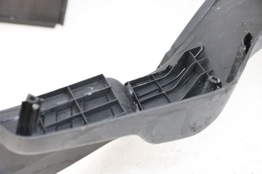 photo de TRITTBRETT VERKLEIDUNG SYM ORBIT 50 (2008 - 2010) - Zoom auf Gebrauchszustand