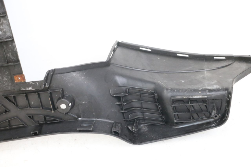 photo de TRITTBRETT VERKLEIDUNG SYM ORBIT 50 (2008 - 2010) - Details der Befestigungspunkte