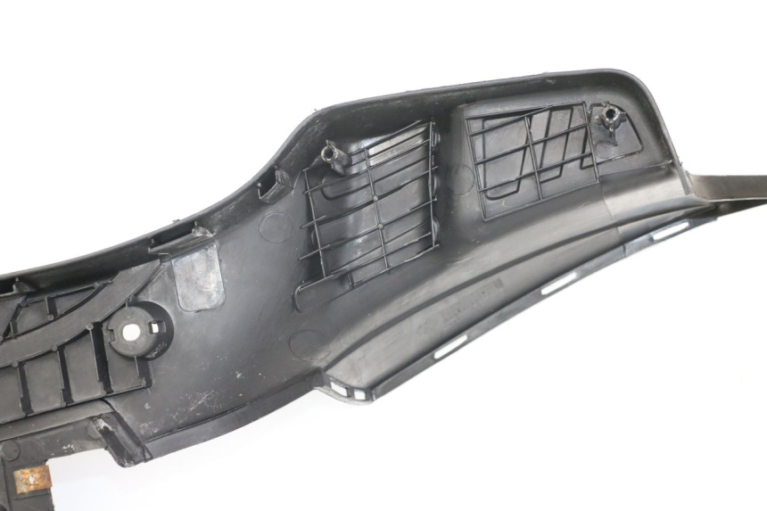 photo de TRITTBRETT VERKLEIDUNG SYM ORBIT 50 (2008 - 2010) - Oberflächenzustand und Material