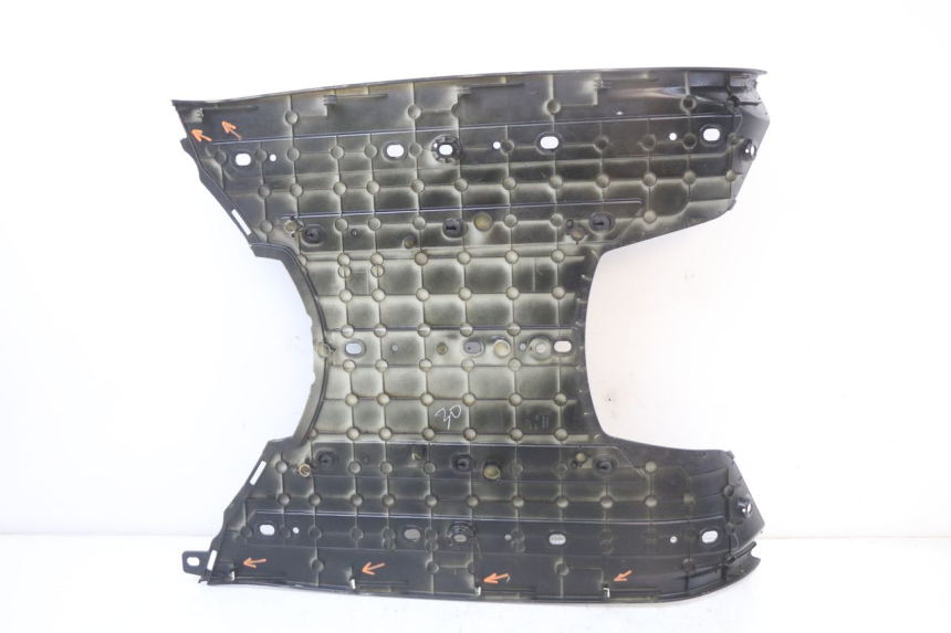 photo de TRITTBRETT VERKLEIDUNG PEUGEOT DJANGO 125 (2014 - 2017) - Details der Befestigungspunkte