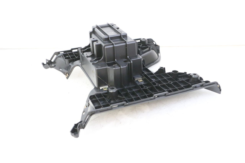 photo de TRITTBRETT VERKLEIDUNG PEUGEOT TWEET 4T 50 (2023 - 2025) - Detailansicht des Bauteils