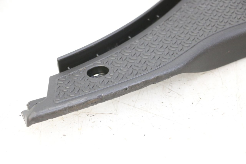 photo de TRITTBRETT VERKLEIDUNG PIAGGIO NRG POWER PUREJET 50 (2018 - 2021) - Technische Nahaufnahme