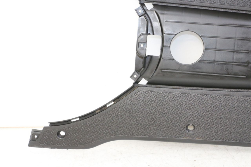 photo de TRITTBRETT VERKLEIDUNG PIAGGIO NRG POWER PUREJET 50 (2018 - 2021) - Kennzeichnungen und Originalreferenzen