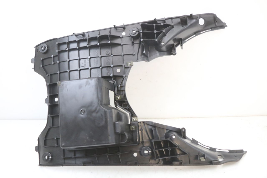 photo de TRITTBRETT VERKLEIDUNG TNT MOTOR ROMA 10' 2T 50 (2011 - 2018) - Details der Befestigungspunkte