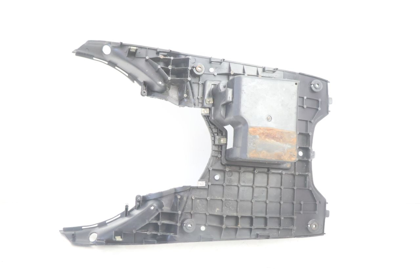 photo de TRITTBRETT VERKLEIDUNG TNT MOTOR ROMA 10' 2T 50 (2011 - 2018) - Details der Befestigungspunkte