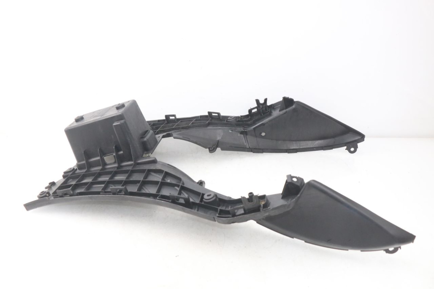 photo de TRITTBRETT VERKLEIDUNG DAELIM S4 50 (2010 - 2015) - Detailansicht des Bauteils