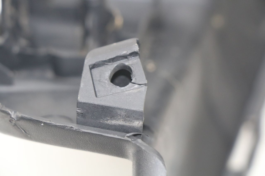 photo de TRITTBRETT VERKLEIDUNG DAELIM S4 50 (2010 - 2015) - Zoom auf Gebrauchszustand