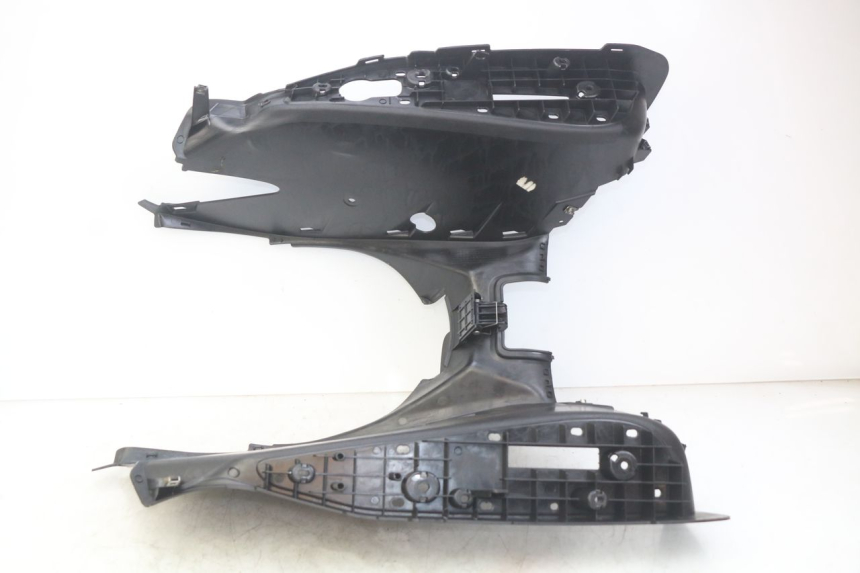 photo de FUßRASTE MBK SKYCRUISER 125 (2010 - 2013) - Oberflächenzustand und Material