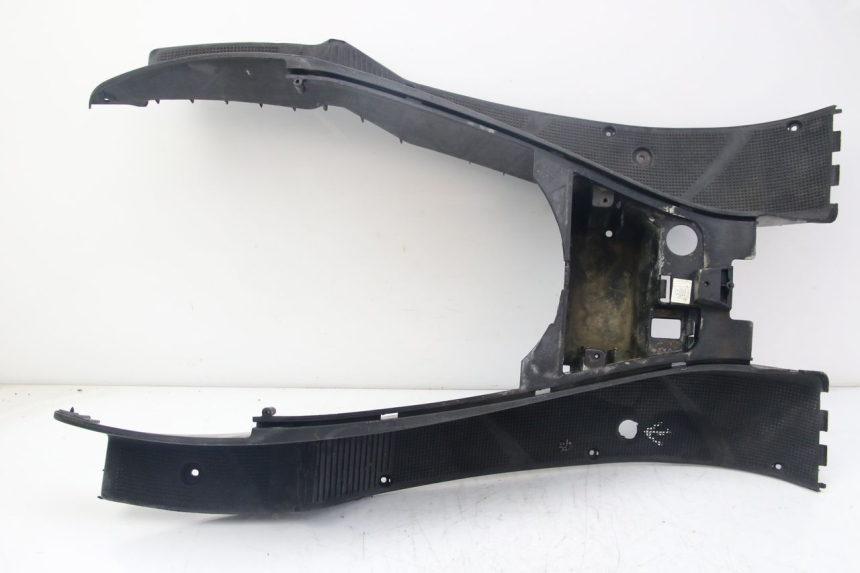 photo de FUßRASTE MBK SKYLINER 125 (1998 - 2001) - Oberflächenzustand und Material