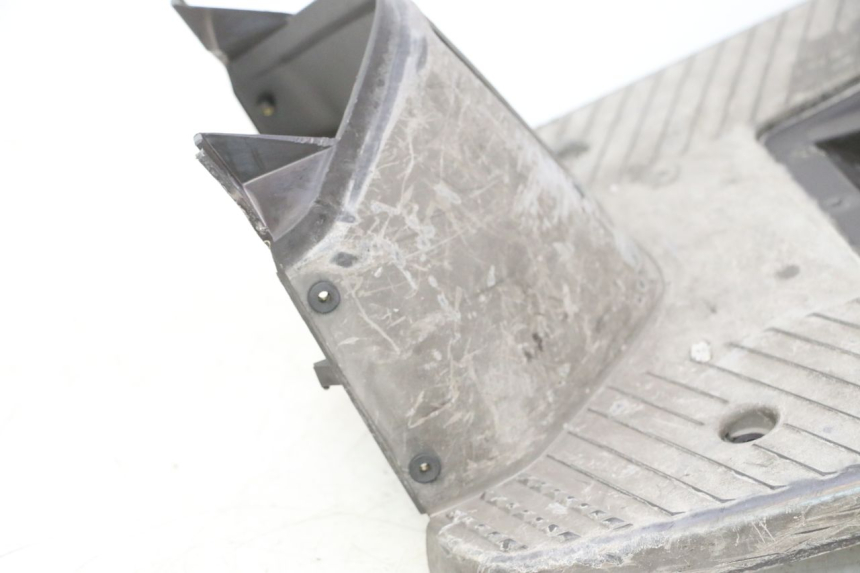 photo de TRITTBRETT VERKLEIDUNG YAMAHA SLIDER 50 (1999 - 2004) - Details der Befestigungspunkte