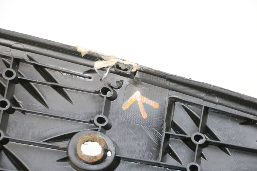 photo de TRITTBRETT VERKLEIDUNG PEUGEOT SPEEDFIGHT 4 4T EFI 50 (2021 - 2025) - Geprüftes Gebrauchtteil