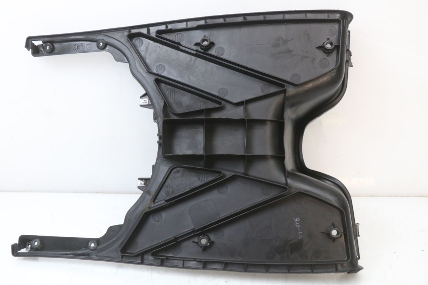 photo de TRITTBRETT VERKLEIDUNG APRILIA SR 2T 50 (2018 - 2022) - Technische Nahaufnahme