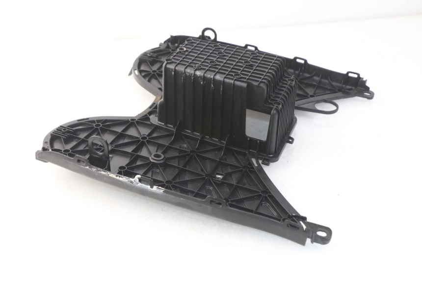 photo de TRITTBRETT VERKLEIDUNG PEUGEOT STREETZONE 2T 50 (2014 - 2019) - Zoom auf Gebrauchszustand