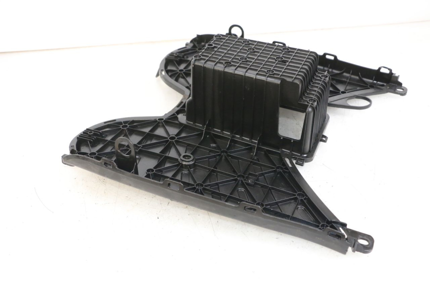 photo de TRITTBRETT VERKLEIDUNG PEUGEOT STREETZONE I 2T 50 (2018 - 2020) - Detailansicht des Bauteils