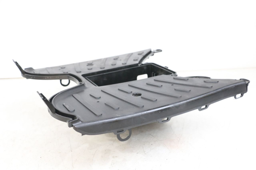 photo de TRITTBRETT VERKLEIDUNG PEUGEOT STREETZONE I 2T 50 (2018 - 2020) - Oberflächenzustand und Material