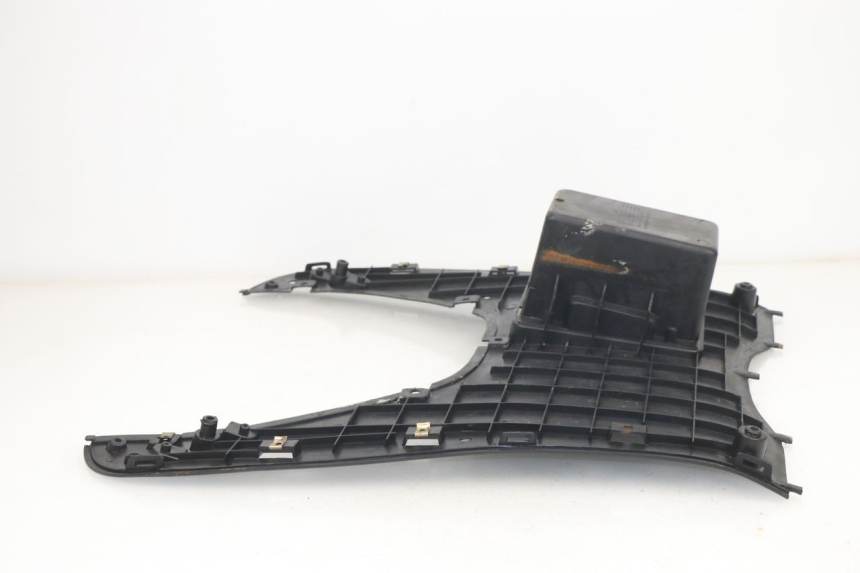 photo de TRITTBRETT VERKLEIDUNG PEUGEOT SUM UP 125 (2008 - 2013) - Detailansicht des Bauteils