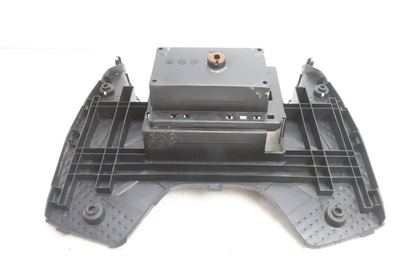 photo de TRITTBRETT VERKLEIDUNG KYMCO SUPER 8 2T 50 (2007 - 2013) - Details der Befestigungspunkte