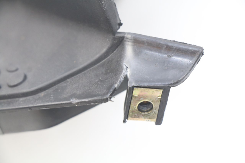 photo de TRITTBRETT VERKLEIDUNG KYMCO SUPER 8 4T 50 (2018 - 2020) - Zoom auf Gebrauchszustand