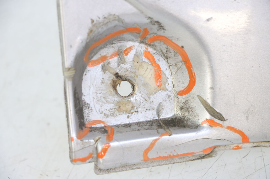 photo de TRITTBRETT VERKLEIDUNG PIAGGIO SUPER LX 125 (2000 - 2003) - Oberflächenzustand und Material