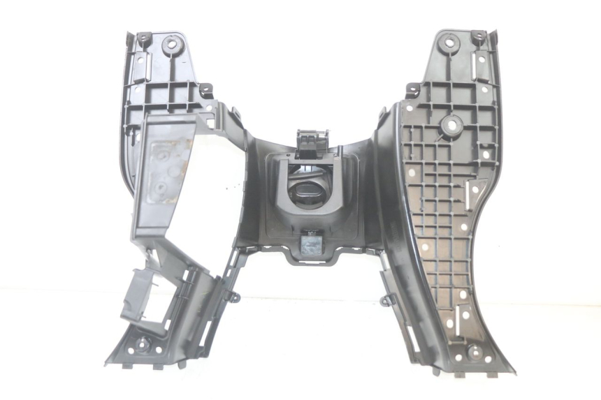 photo de TRITTBRETT VERKLEIDUNG SUZUKI BURGMAN 125 (2018 - 2021) - Details der Befestigungspunkte