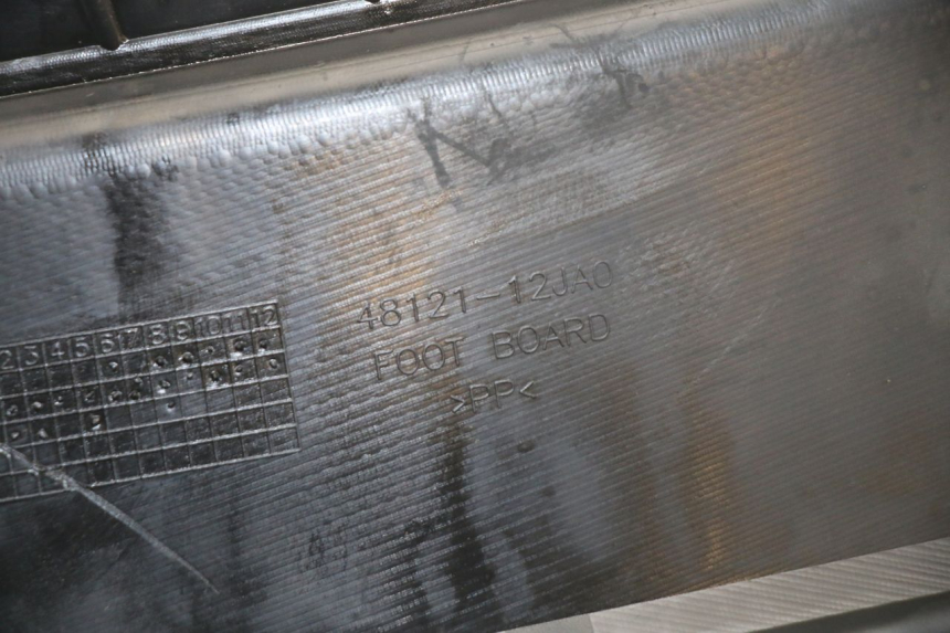 photo de TRITTBRETT VERKLEIDUNG SUZUKI BURGMAN 125 (2015 - 2017) - Weitere Ansicht des Artikels