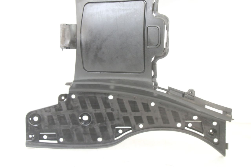 photo de TRITTBRETT VERKLEIDUNG SUZUKI BURGMAN 125 (2015 - 2017) - Technische Nahaufnahme