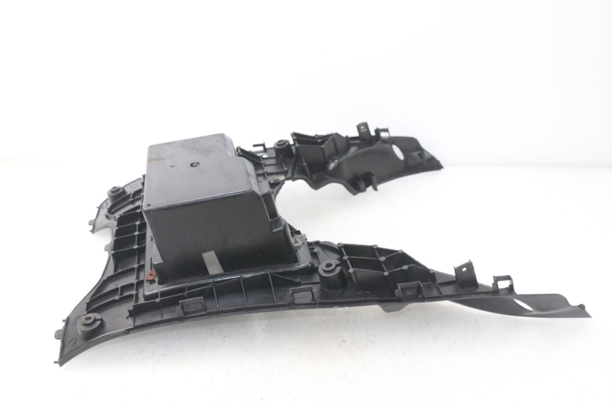 photo de TRITTBRETT VERKLEIDUNG BAOTIAN TRAVEL SPIRIT 50 (2010 - 2012) - Detailansicht des Bauteils