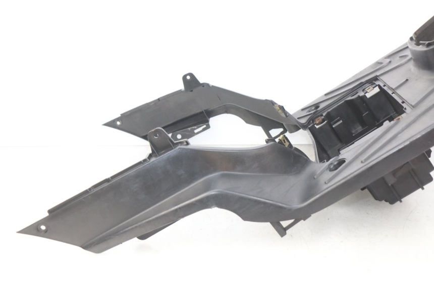 photo de TRITTBRETT VERKLEIDUNG PEUGEOT TWEET 4T 50 (2018 - 2022) - Details der Befestigungspunkte