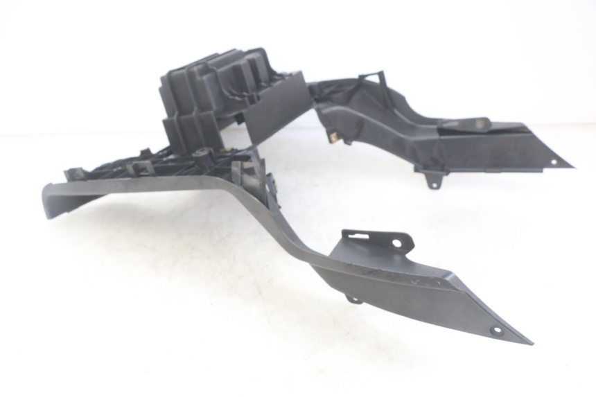 photo de FUßRASTE PEUGEOT TWEET 4T 50 (2010 - 2014) - Oberflächenzustand und Material