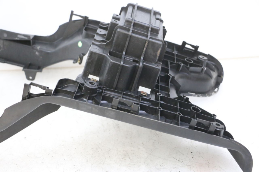 photo de TRITTBRETT VERKLEIDUNG PEUGEOT TWEET 4T 50 (2018 - 2022) - Detailansicht des Bauteils